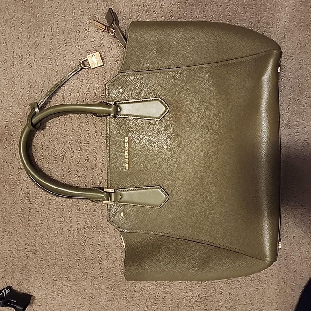 Michael Kors tote bag.